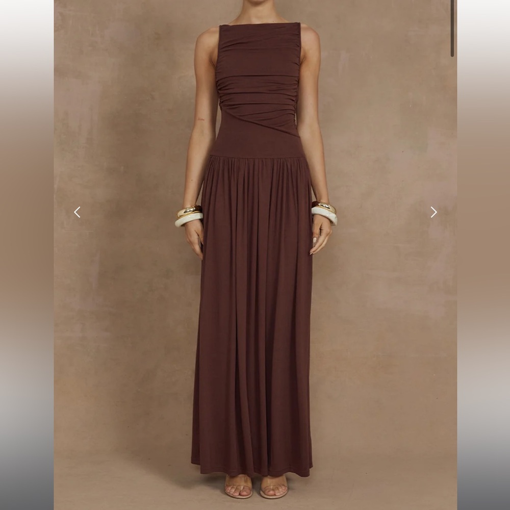 NALLA SLEEK MAXI DRESS - BROWN